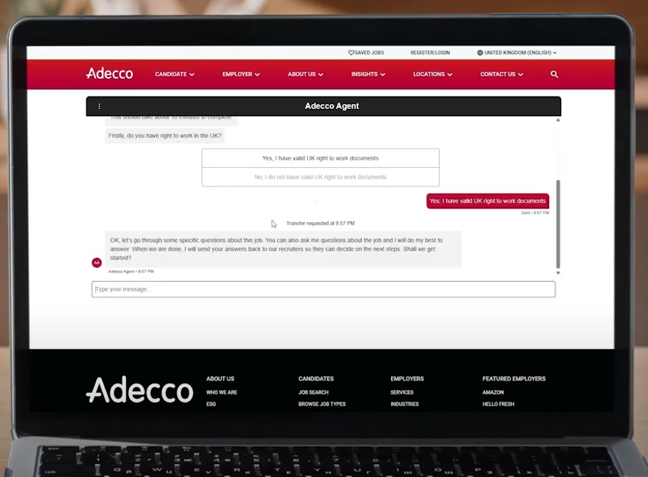 Geöffneter Laptop, welcher eine Adecco Agent Seite zeigt.